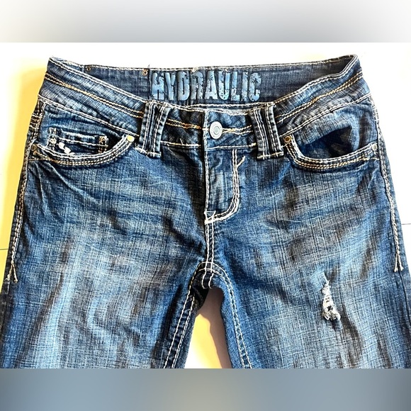 Hydraulic Women's Distressed Blue Jeans Capris Size 5/6 - Picture 2 of 15